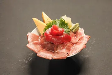 まぐろ丼